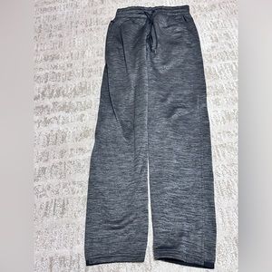 Comfy athletic type sweat pants with pockets